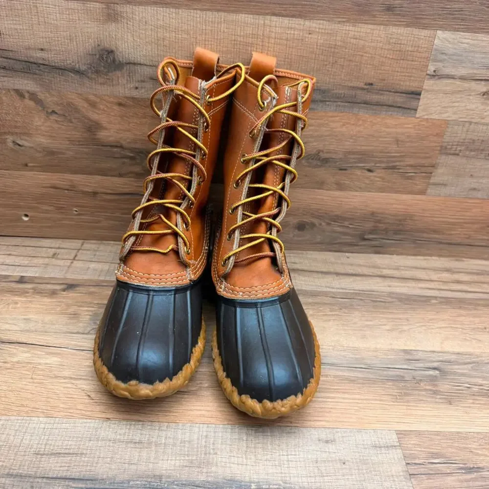 LL Bean Women's size 8 Brown Leather Lace Up Round Toe Winter Duck Boots